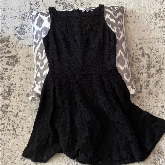 Black lace dress - Picture 1 of 4